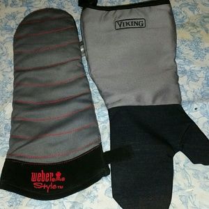 Oven mits 2pcs 1 Viking & 1 Weber
